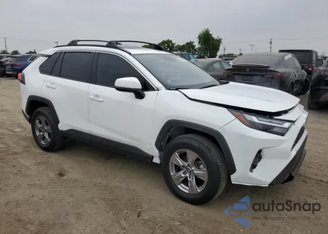 2024 Toyota Rav4 Xle z USA, uszkodzony, nr VIN 2T3W1RFV0RW361350